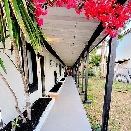 Beach Bungalows By The Sea 3 Cocoa Beach Exterior photo